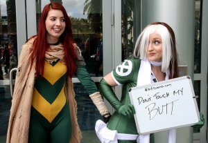 consent_cosplay_dont_touch_my_butt